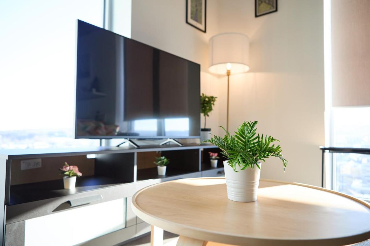Morden Lovely 3Bedroom Apartment London Abbey Wood Exterior foto