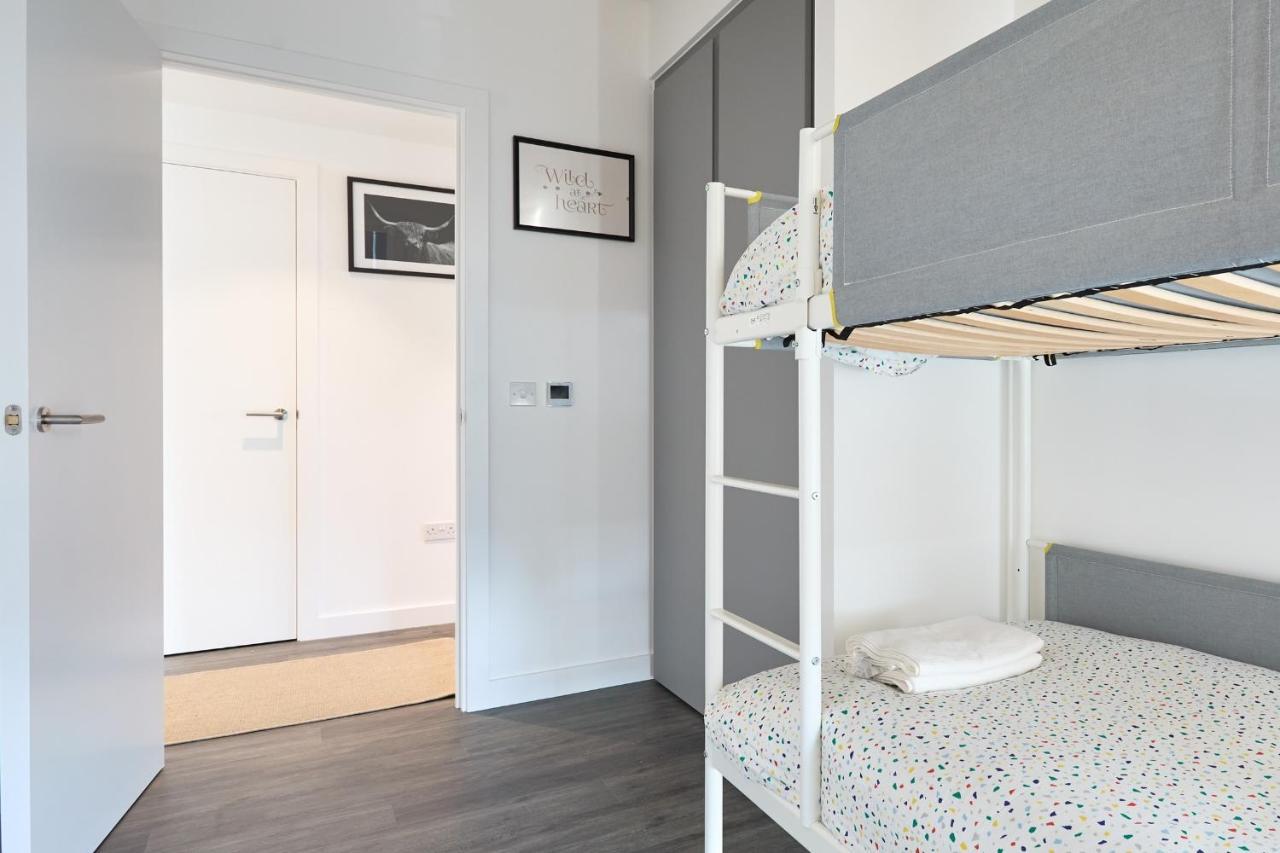 Morden Lovely 3Bedroom Apartment London Abbey Wood Exterior foto